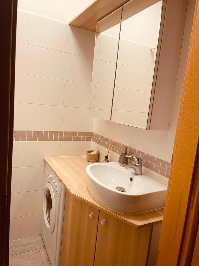 Luxury 4-Bedroom Apartment In Centre - Self-Check In & Fast Wifi ワルシャワ エクステリア 写真