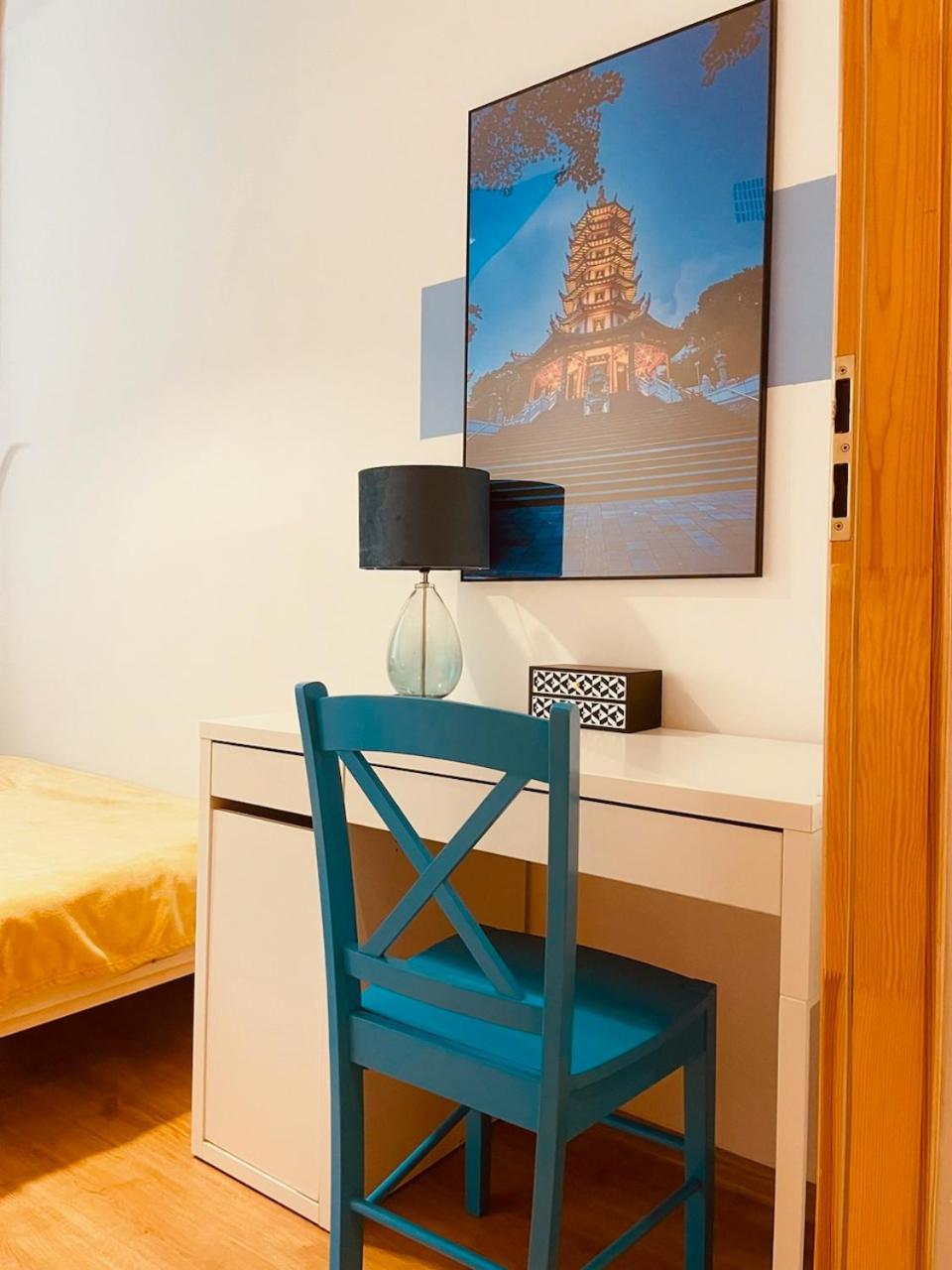 Luxury 4-Bedroom Apartment In Centre - Self-Check In & Fast Wifi ワルシャワ エクステリア 写真