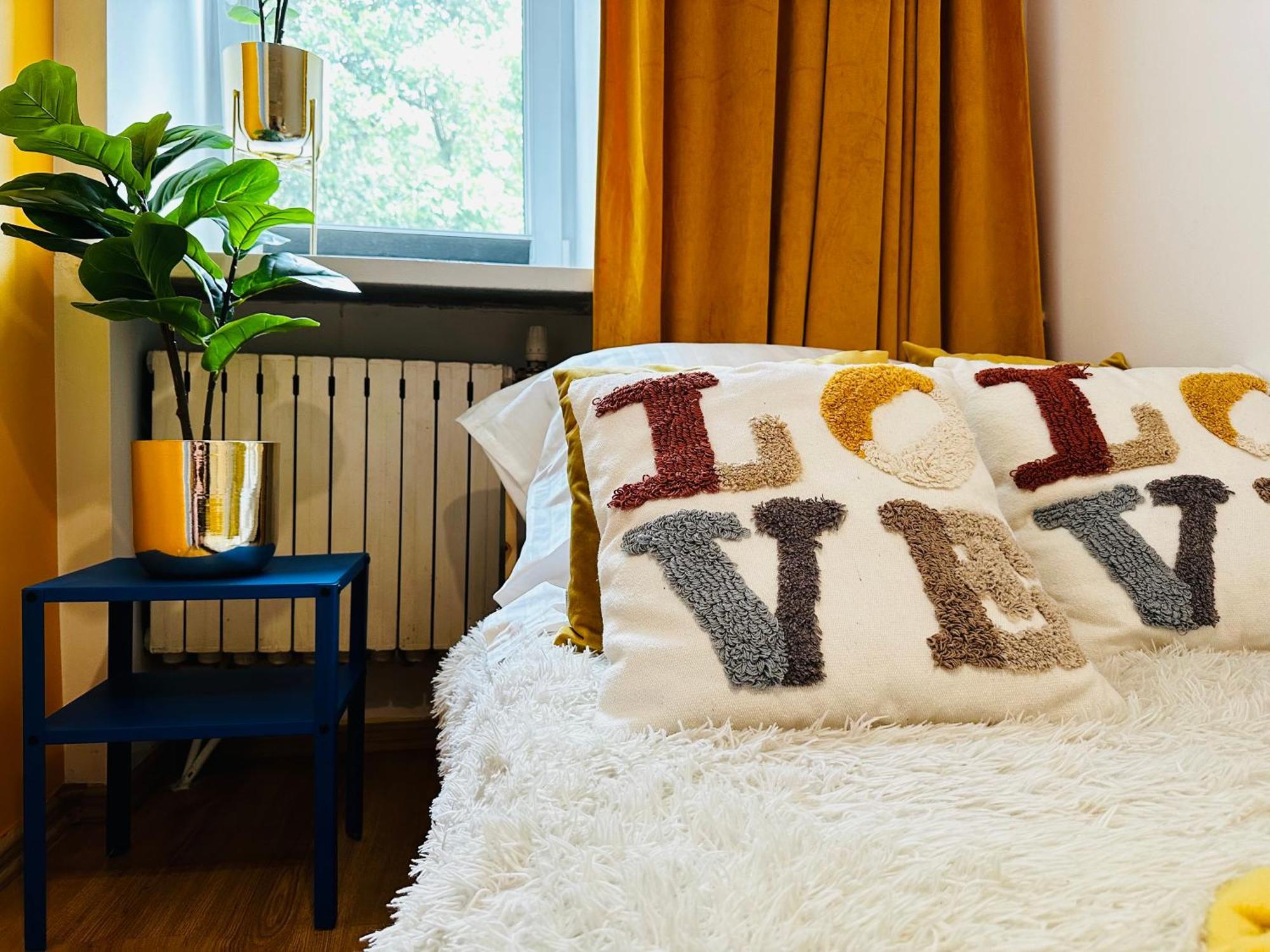 Luxury 4-Bedroom Apartment In Centre - Self-Check In & Fast Wifi ワルシャワ エクステリア 写真