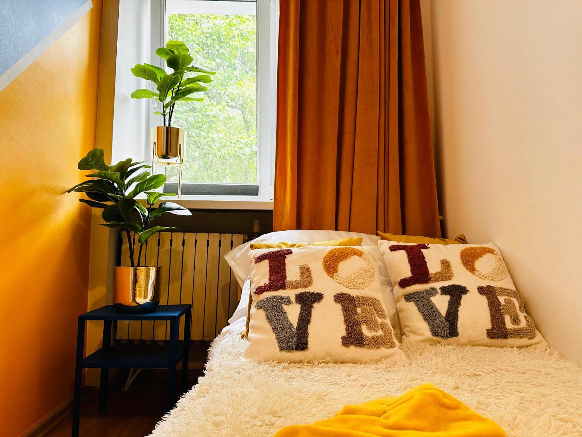 Luxury 4-Bedroom Apartment In Centre - Self-Check In & Fast Wifi ワルシャワ エクステリア 写真